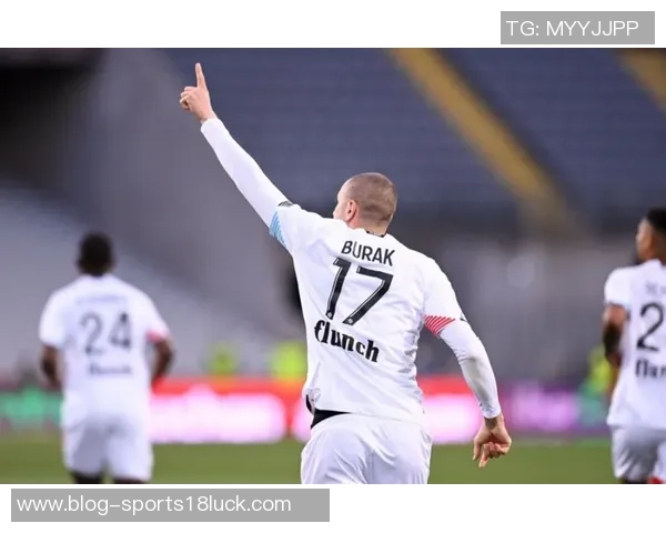 巴黎圣日耳曼14轮未能领跑积分榜历史重演或再遭夺冠梦碎